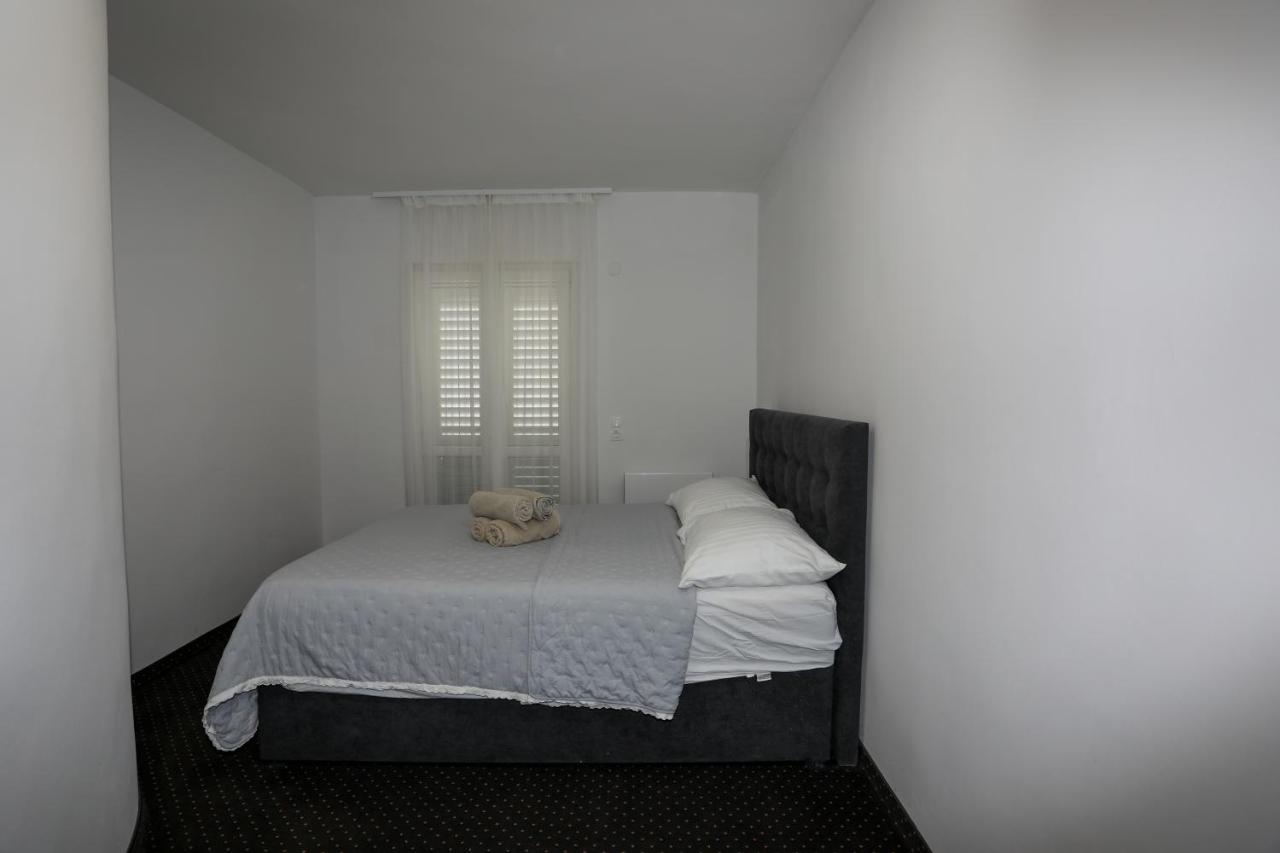 Apartment Ana Pool Hvar