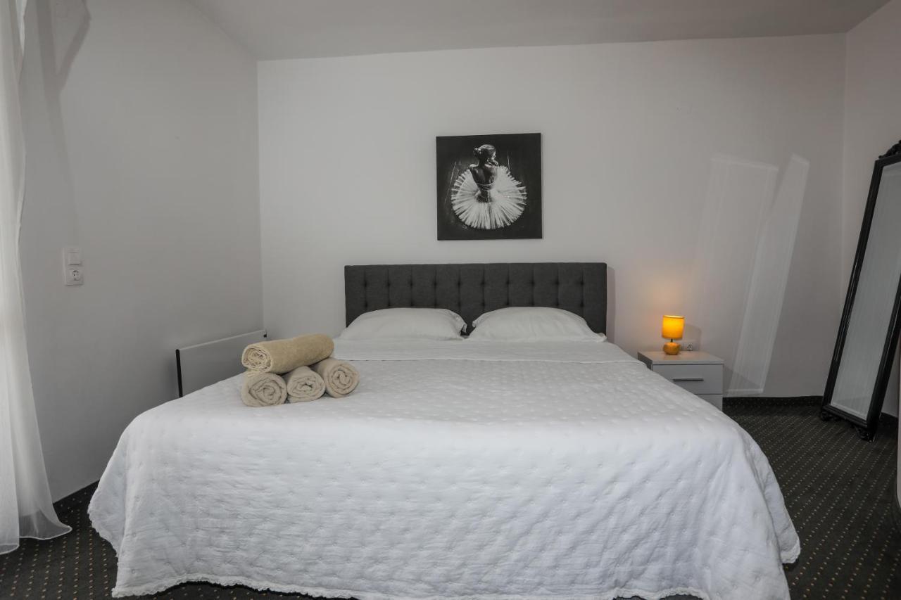Apartment Ana Pool Hvar *